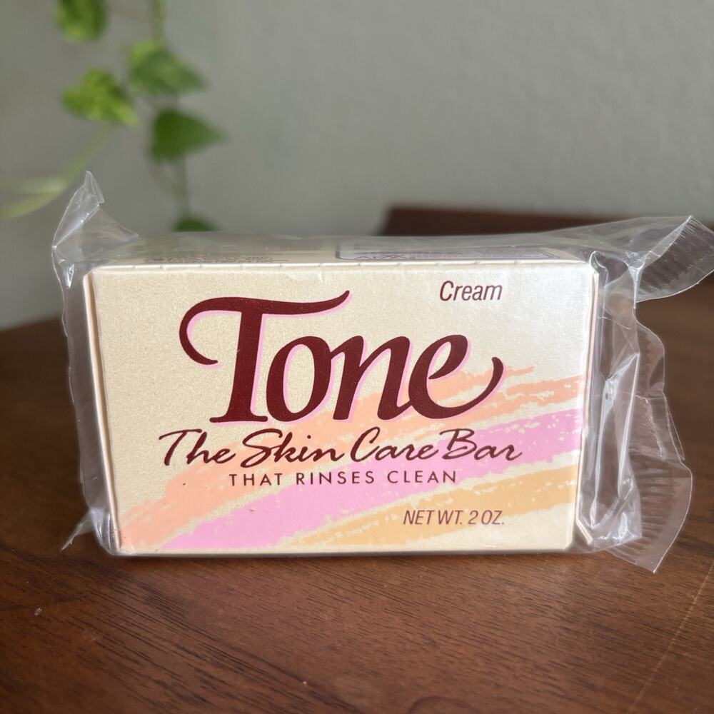 Vintage Tone Cream Skin Care Bar Soap Cocoa Butter 2oz. New In Box